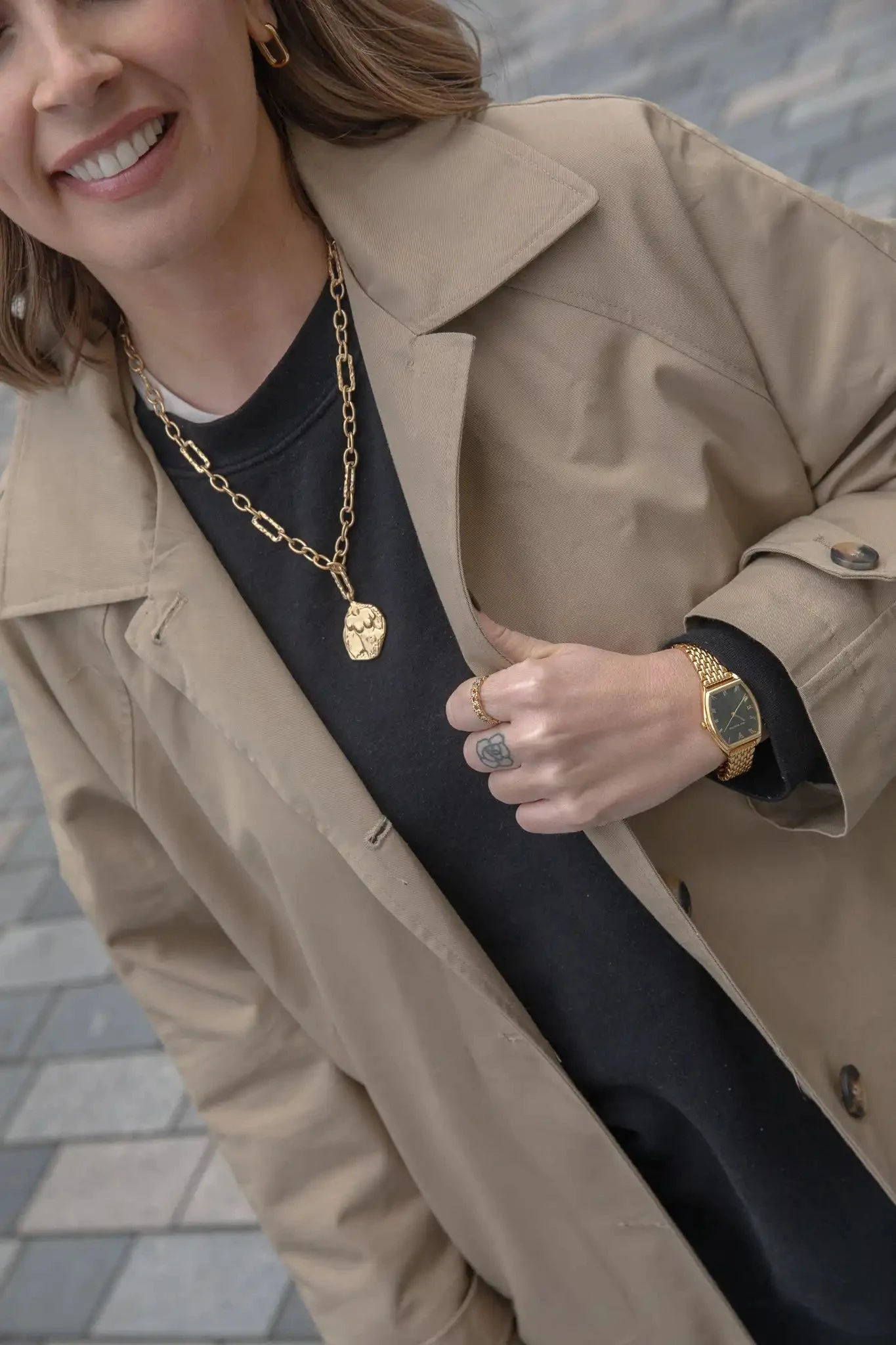 Female Antique Coin Necklace Gold – Bild 3